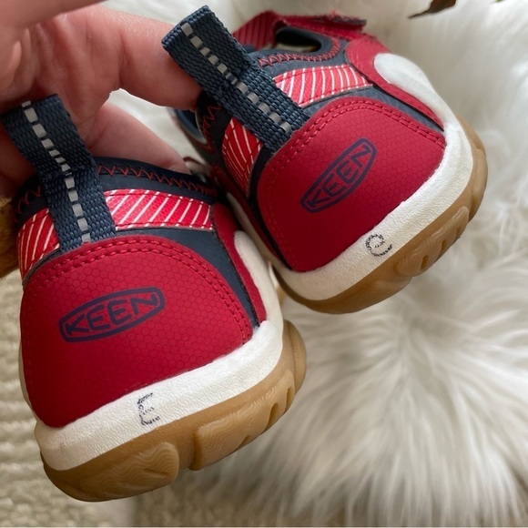 KEEN Knotch Creek Sandals - Picture 10 of 11